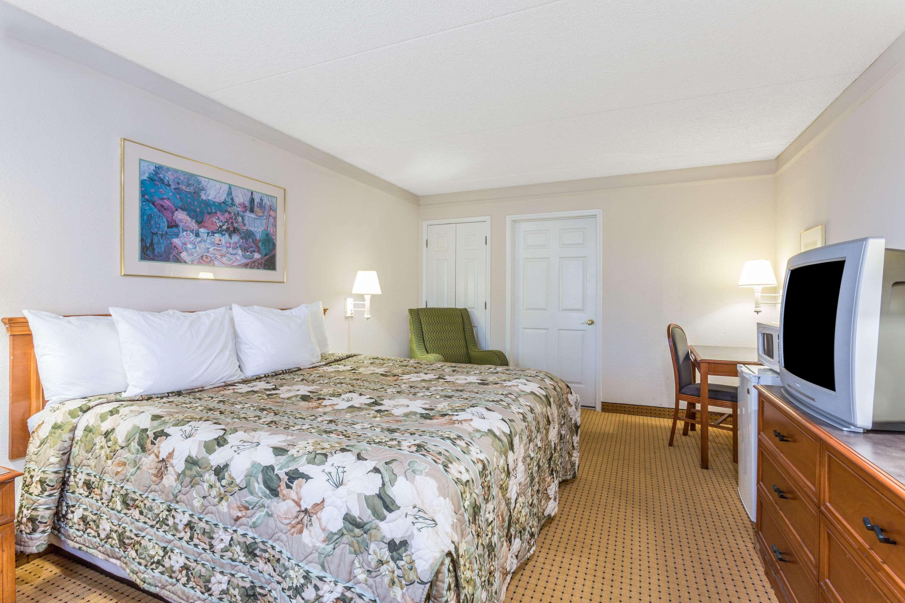 Econo Lodge Richmond-North Chesterfield Bagian luar foto