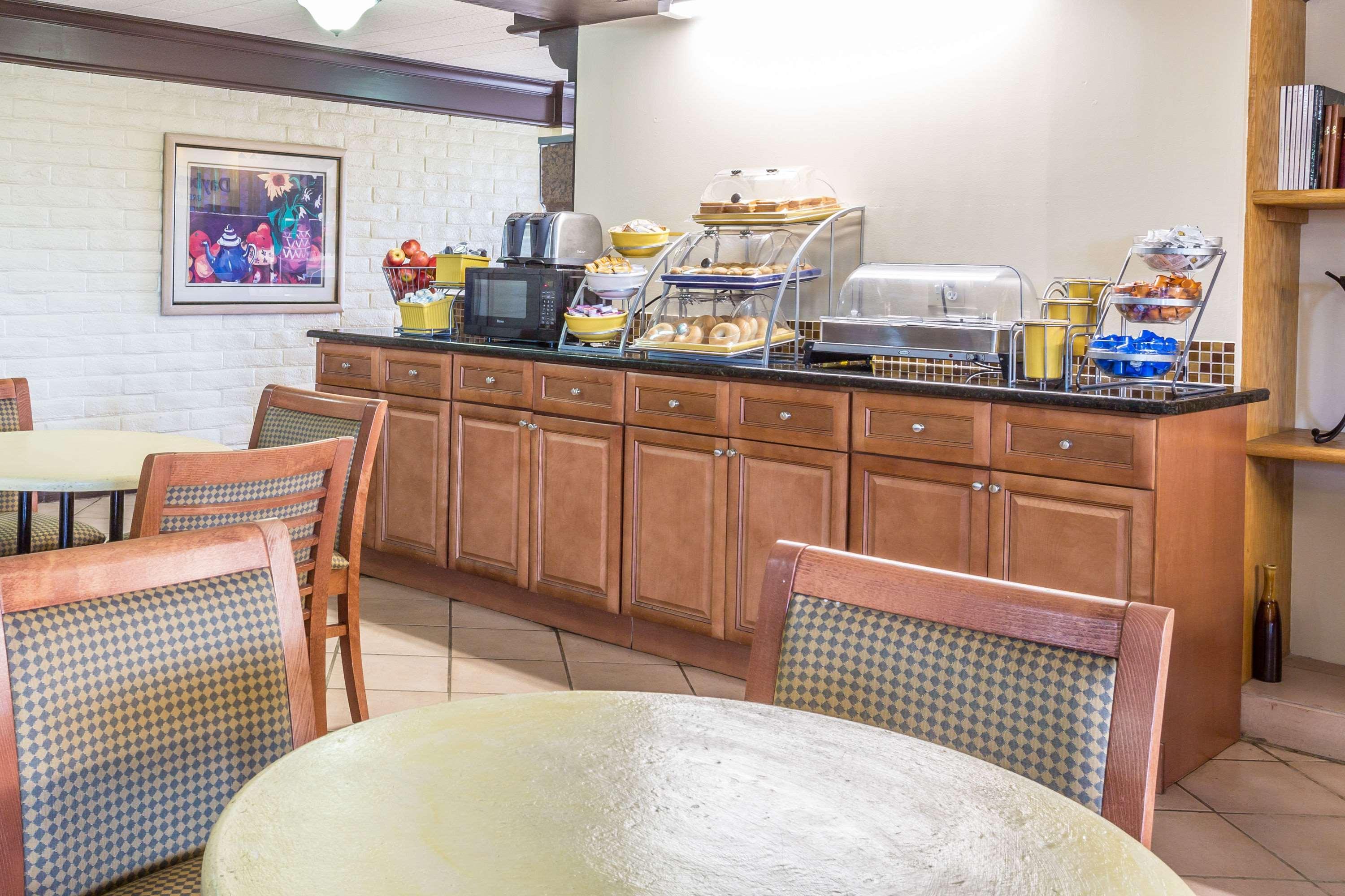 Econo Lodge Richmond-North Chesterfield Bagian luar foto