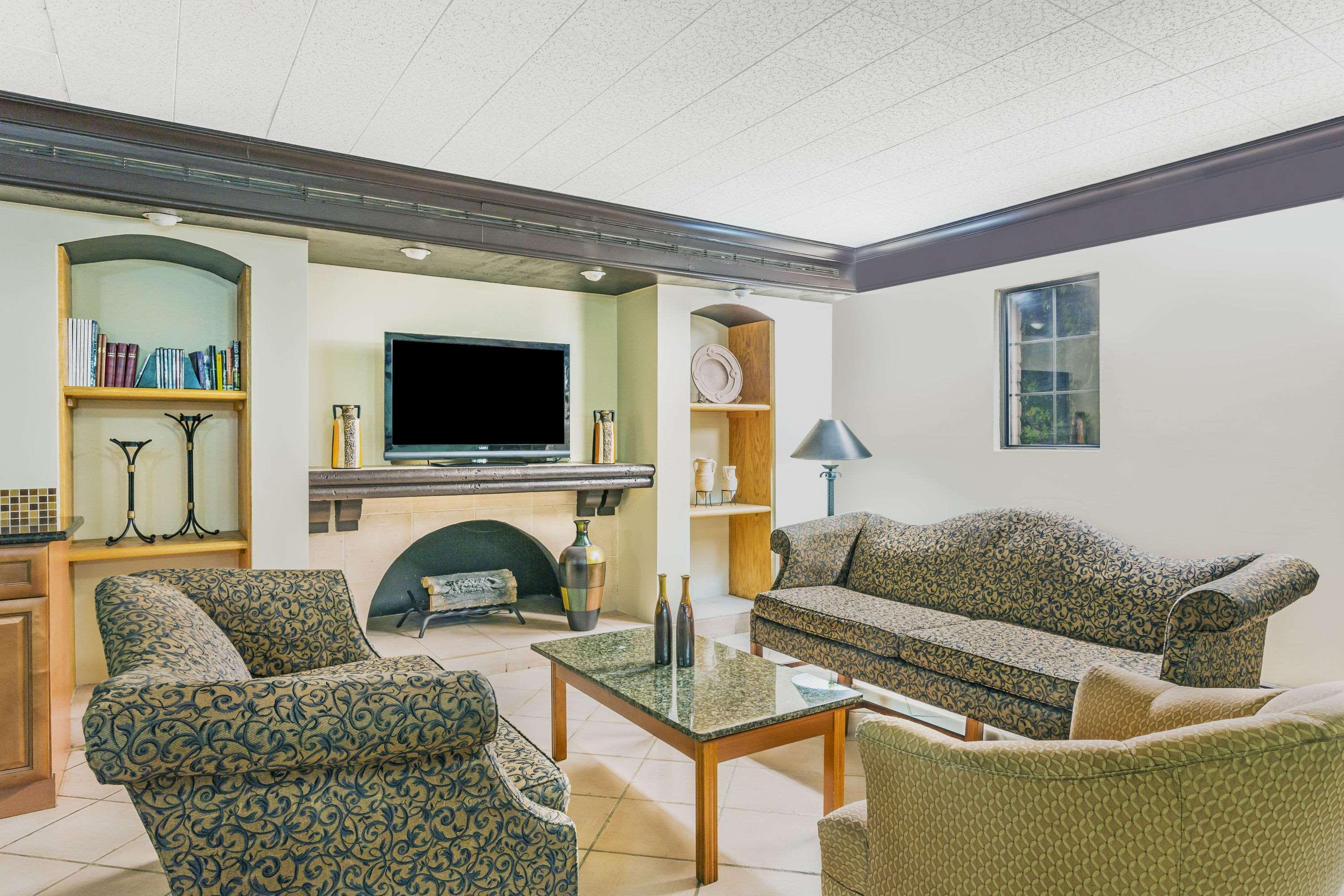Econo Lodge Richmond-North Chesterfield Bagian luar foto