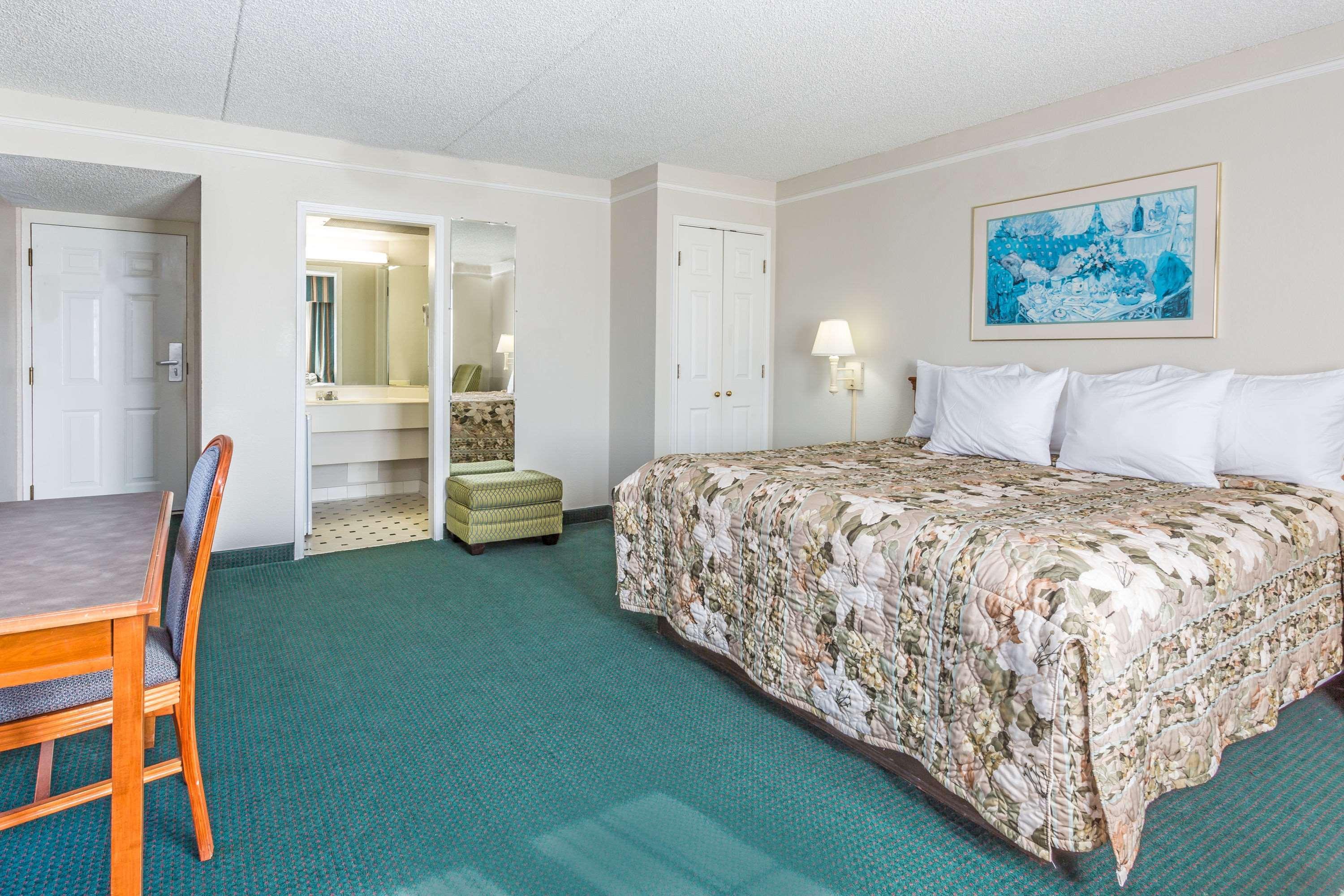 Econo Lodge Richmond-North Chesterfield Bagian luar foto