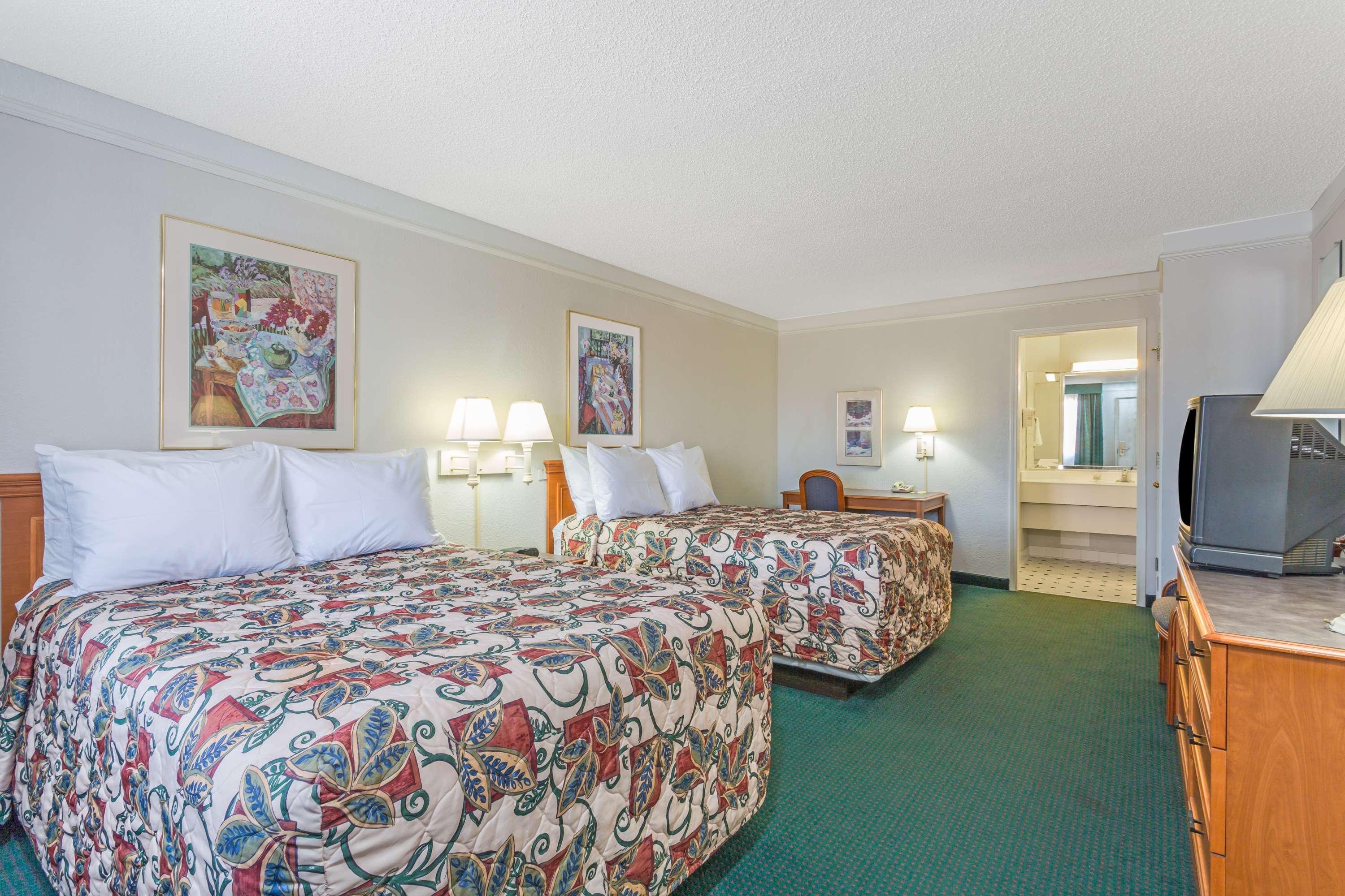 Econo Lodge Richmond-North Chesterfield Bagian luar foto