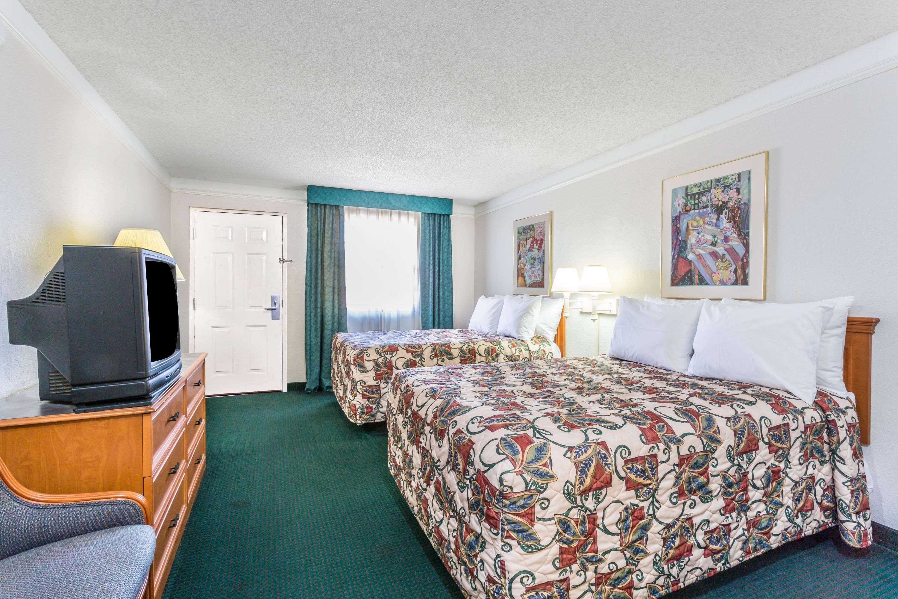 Econo Lodge Richmond-North Chesterfield Bagian luar foto
