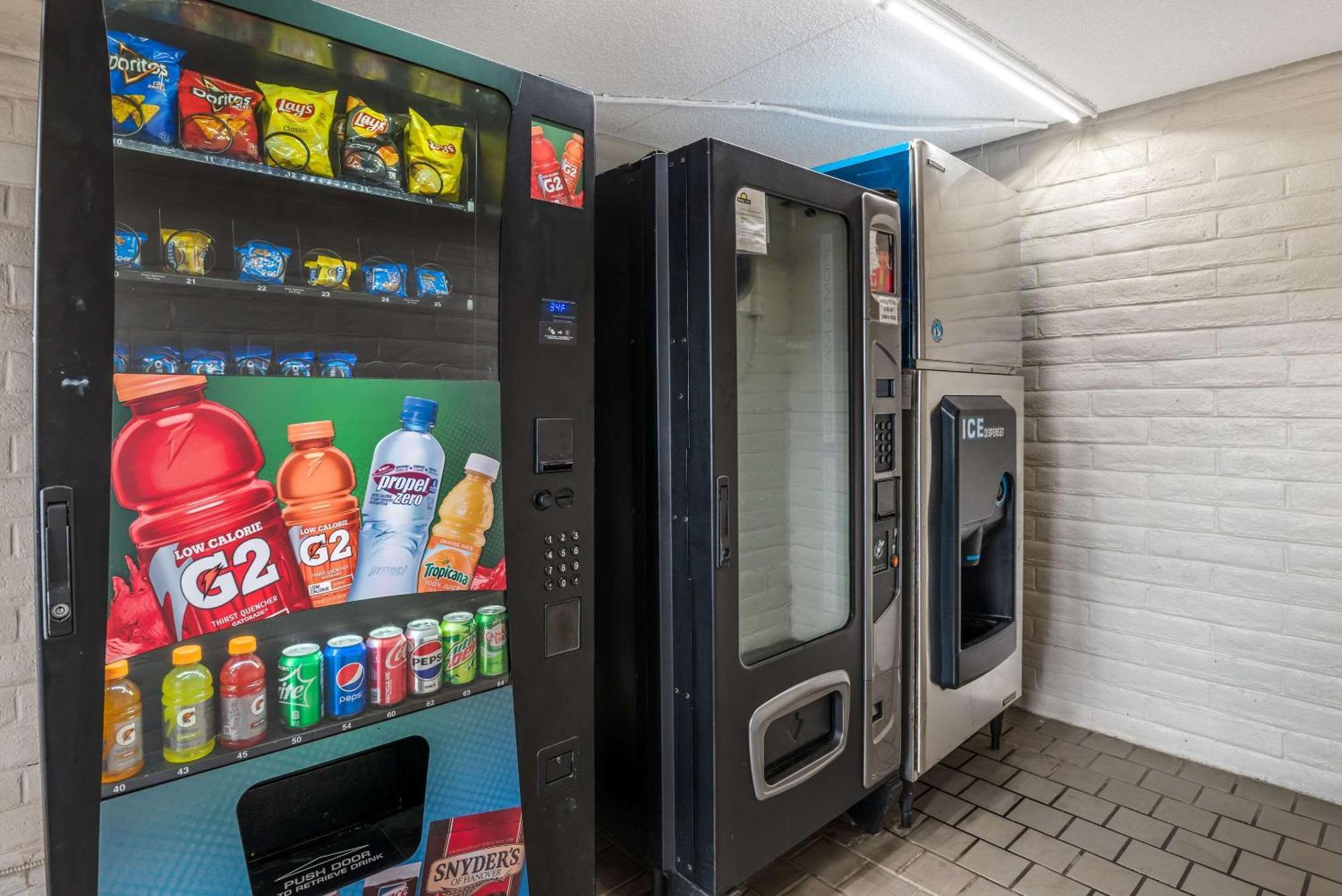 Econo Lodge Richmond-North Chesterfield Bagian luar foto