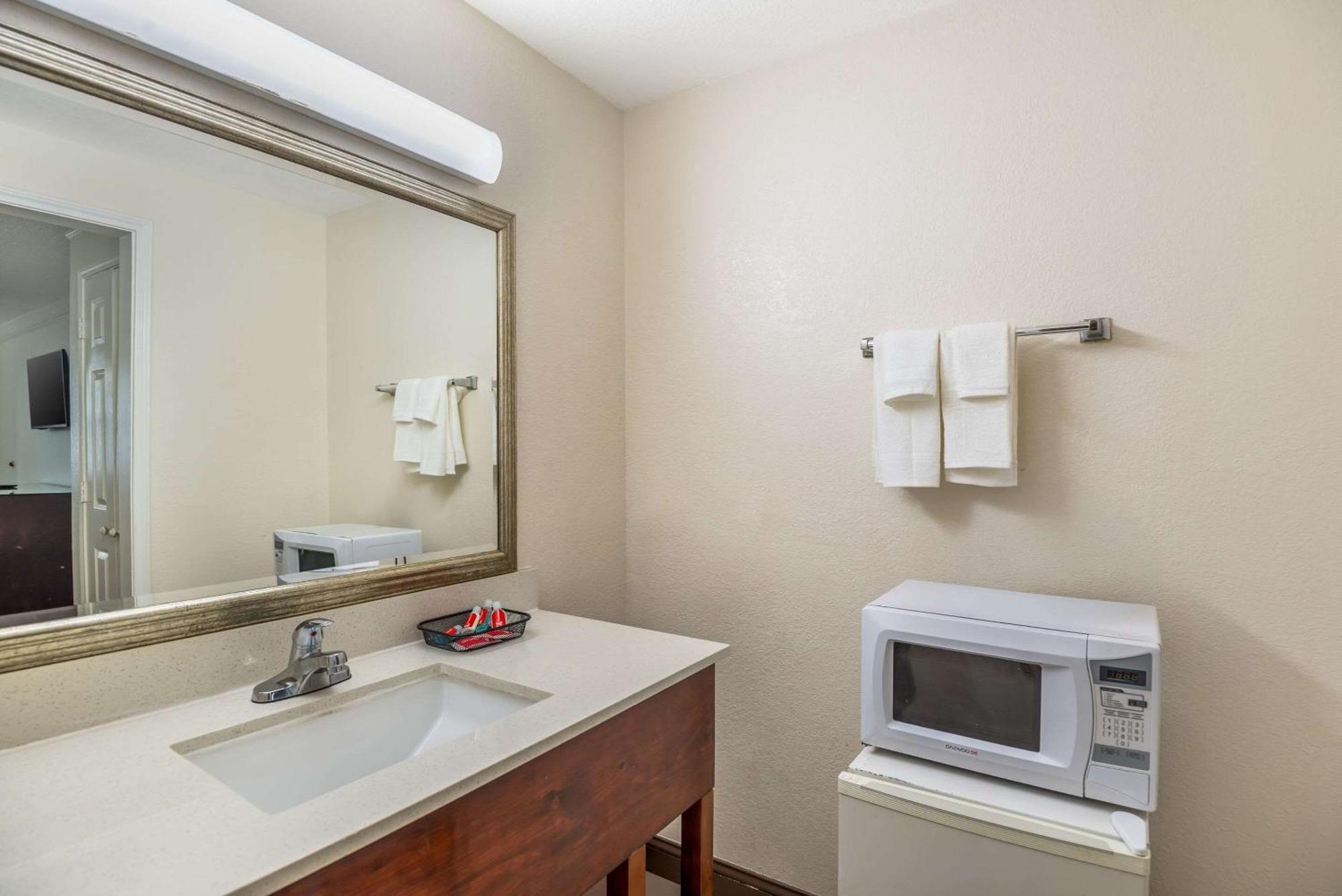 Econo Lodge Richmond-North Chesterfield Bagian luar foto