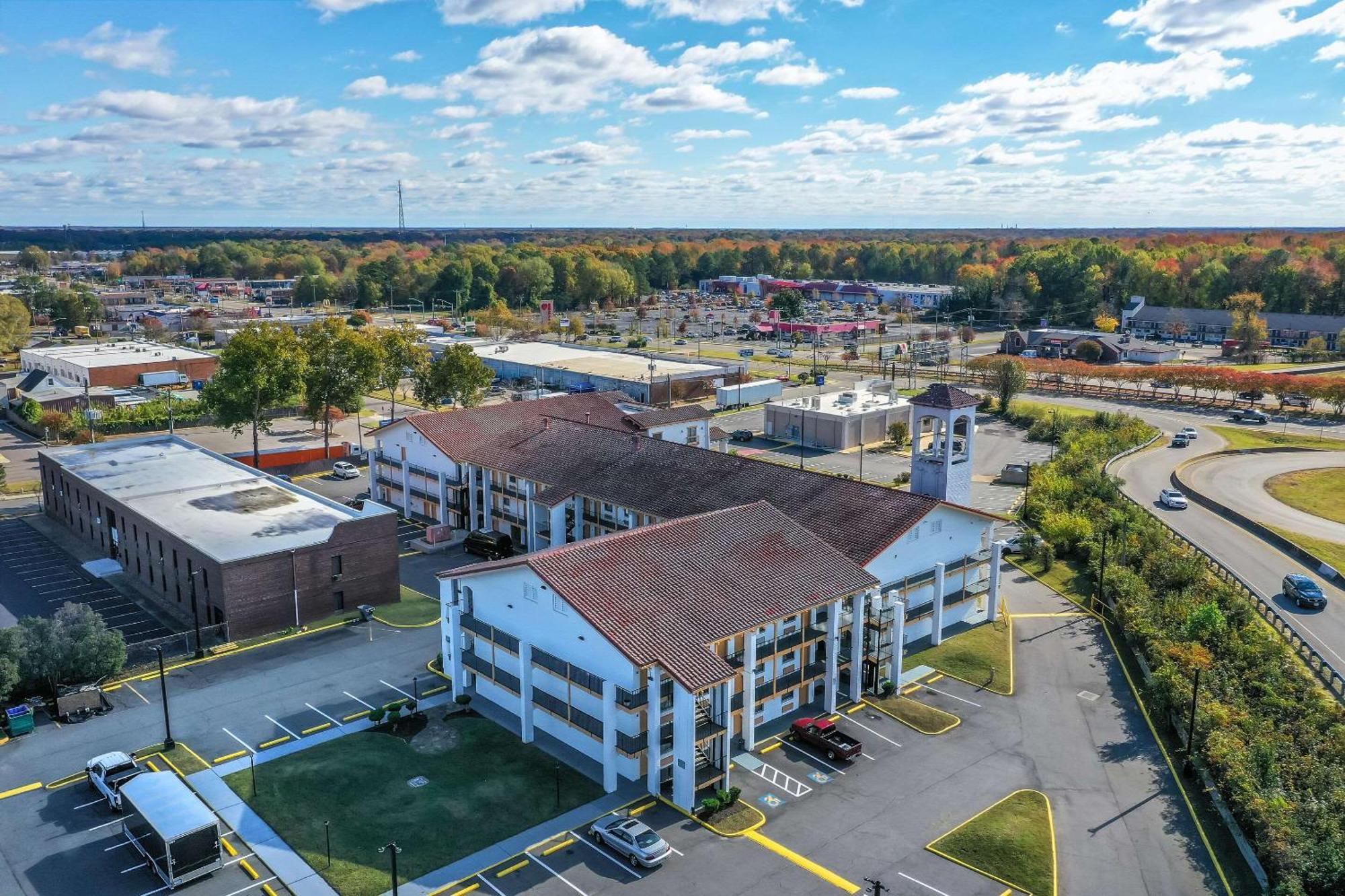 Econo Lodge Richmond-North Chesterfield Bagian luar foto