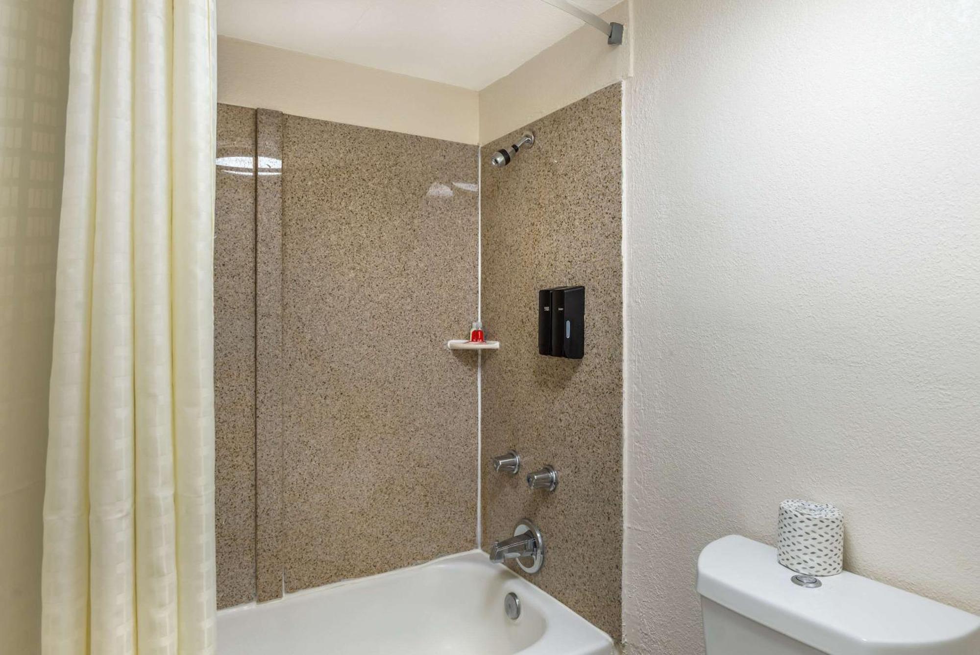 Econo Lodge Richmond-North Chesterfield Bagian luar foto