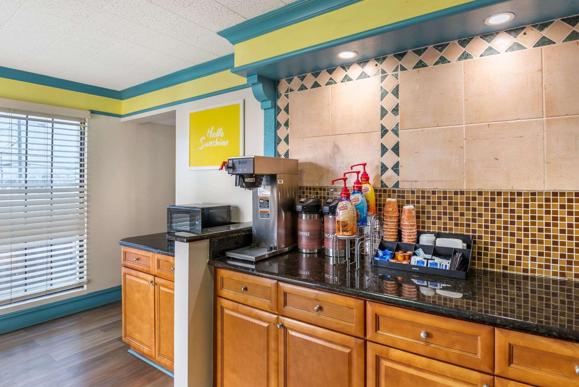 Econo Lodge Richmond-North Chesterfield Bagian luar foto