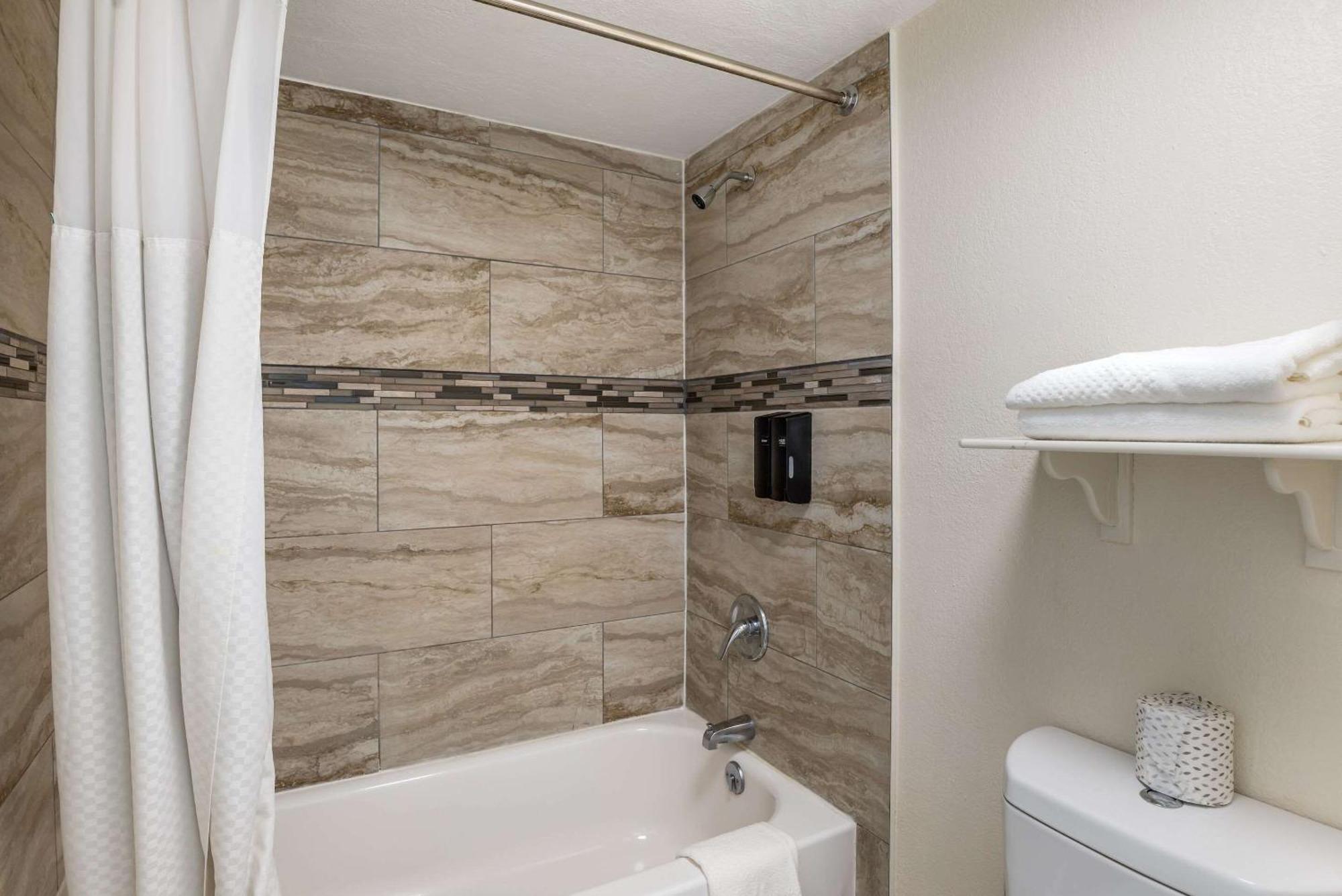 Econo Lodge Richmond-North Chesterfield Bagian luar foto